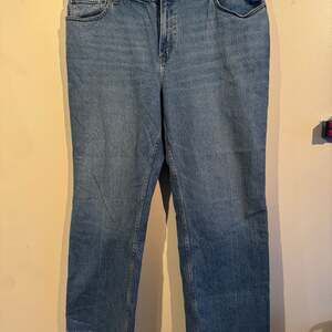 Abercrombie & Fitch The 90s Relaxed Jean High Rise Blue Wash Size 35/20R